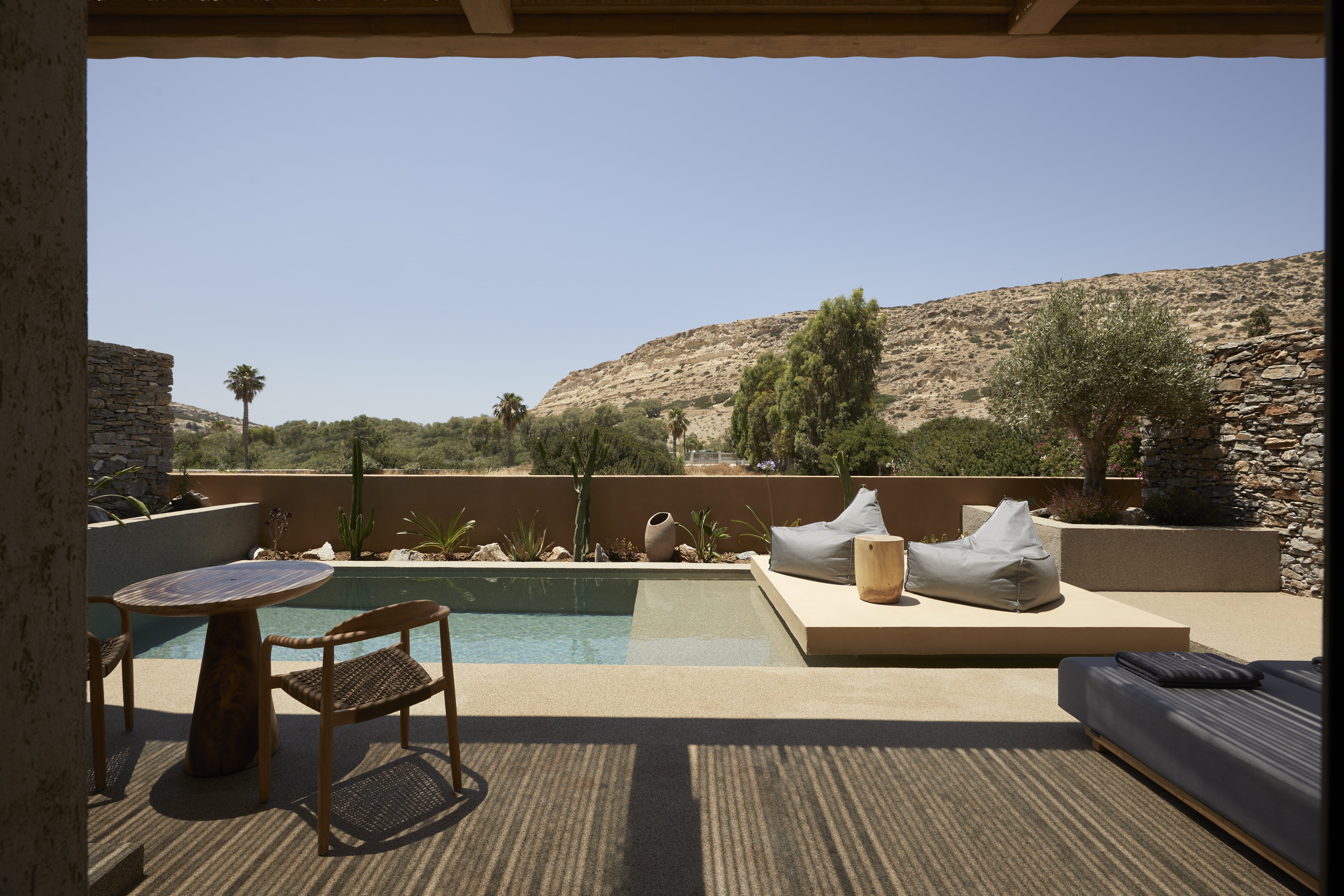 ADANA-Suite-SILLOGI_HOMES